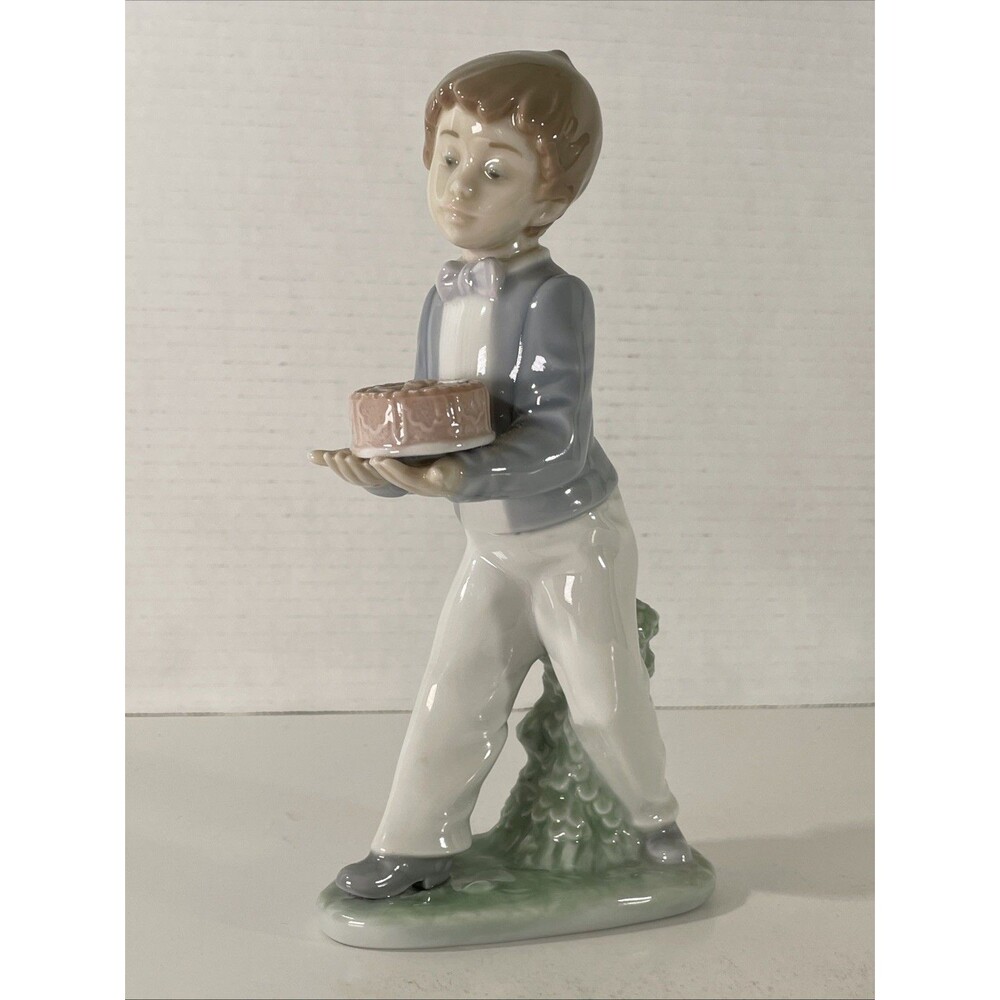 Vintage Lladro Nao #1131 Boy with Cake 1990 Spain 8" Excellent Condition